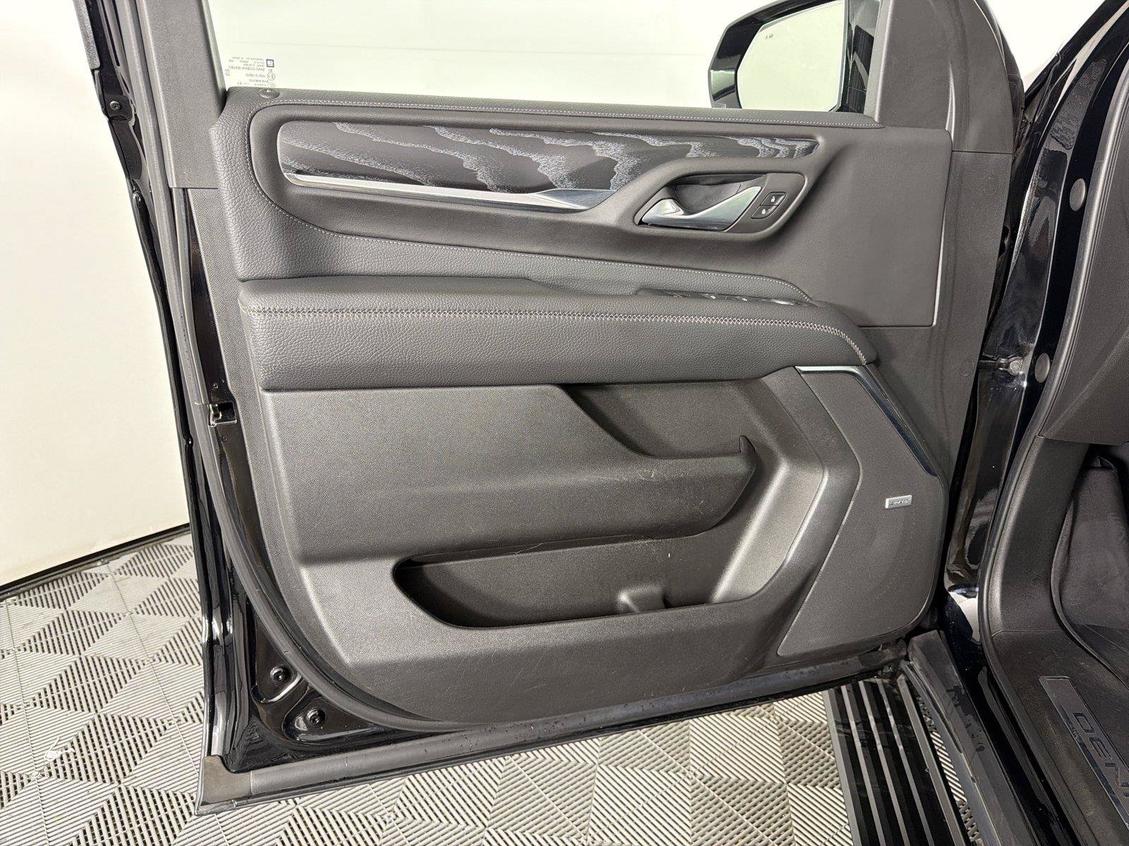 Certified 2023 GMC Yukon Denali AWD/4WD image 9
