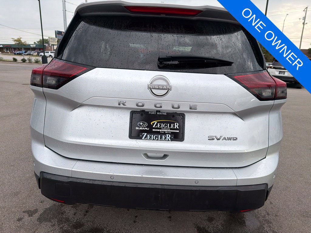 Used 2024 Nissan Rogue SV AWD/4WD image 5