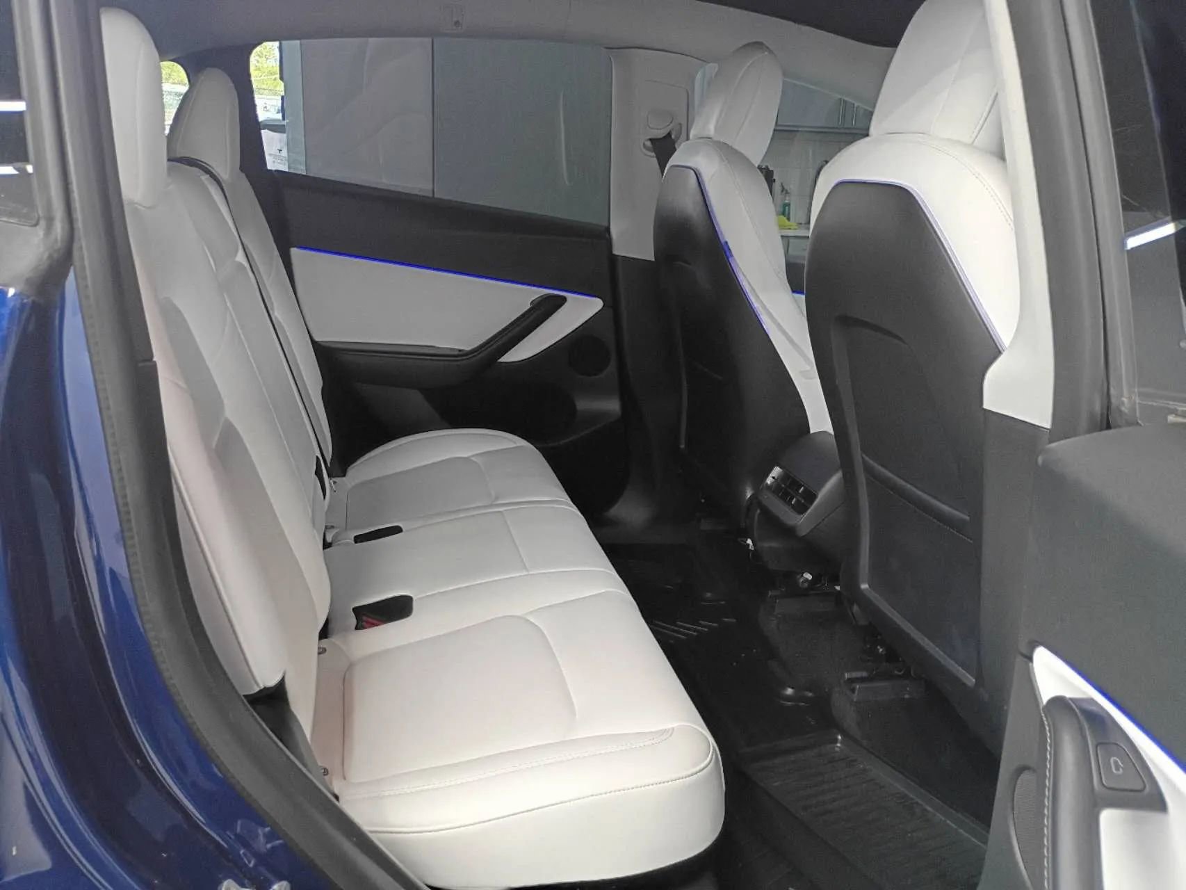Used 2022 Tesla Model Y Long Range AWD/4WD image 17