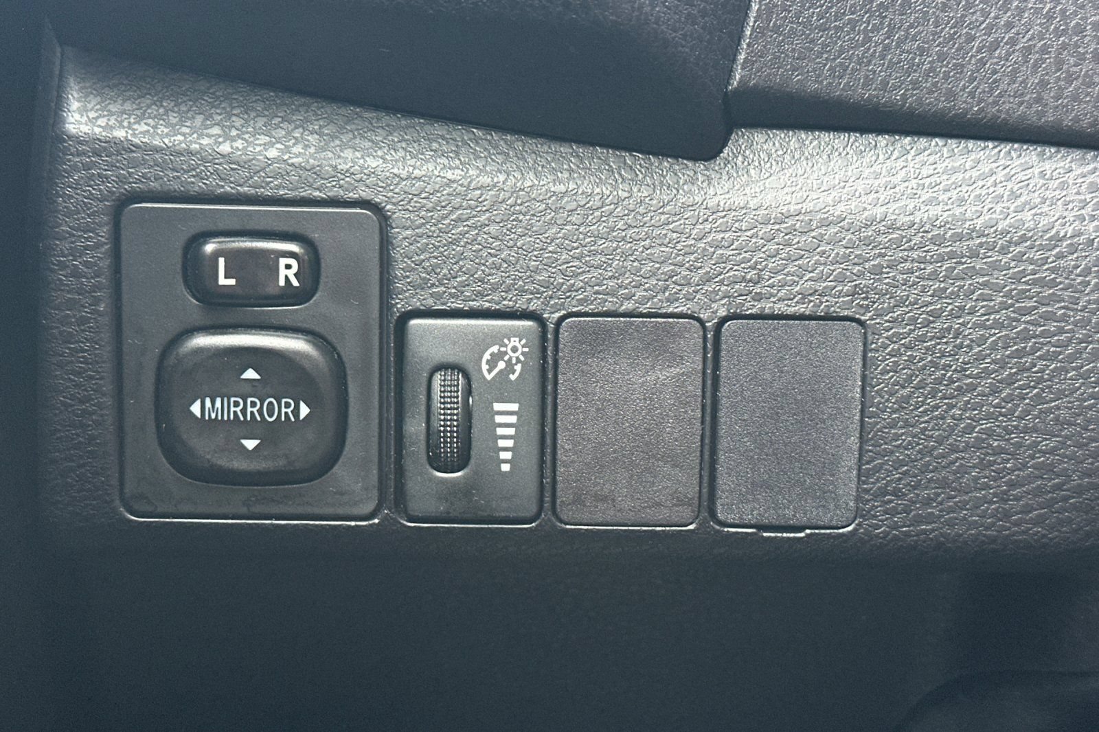 Used 2015 Toyota Corolla S FWD image 29