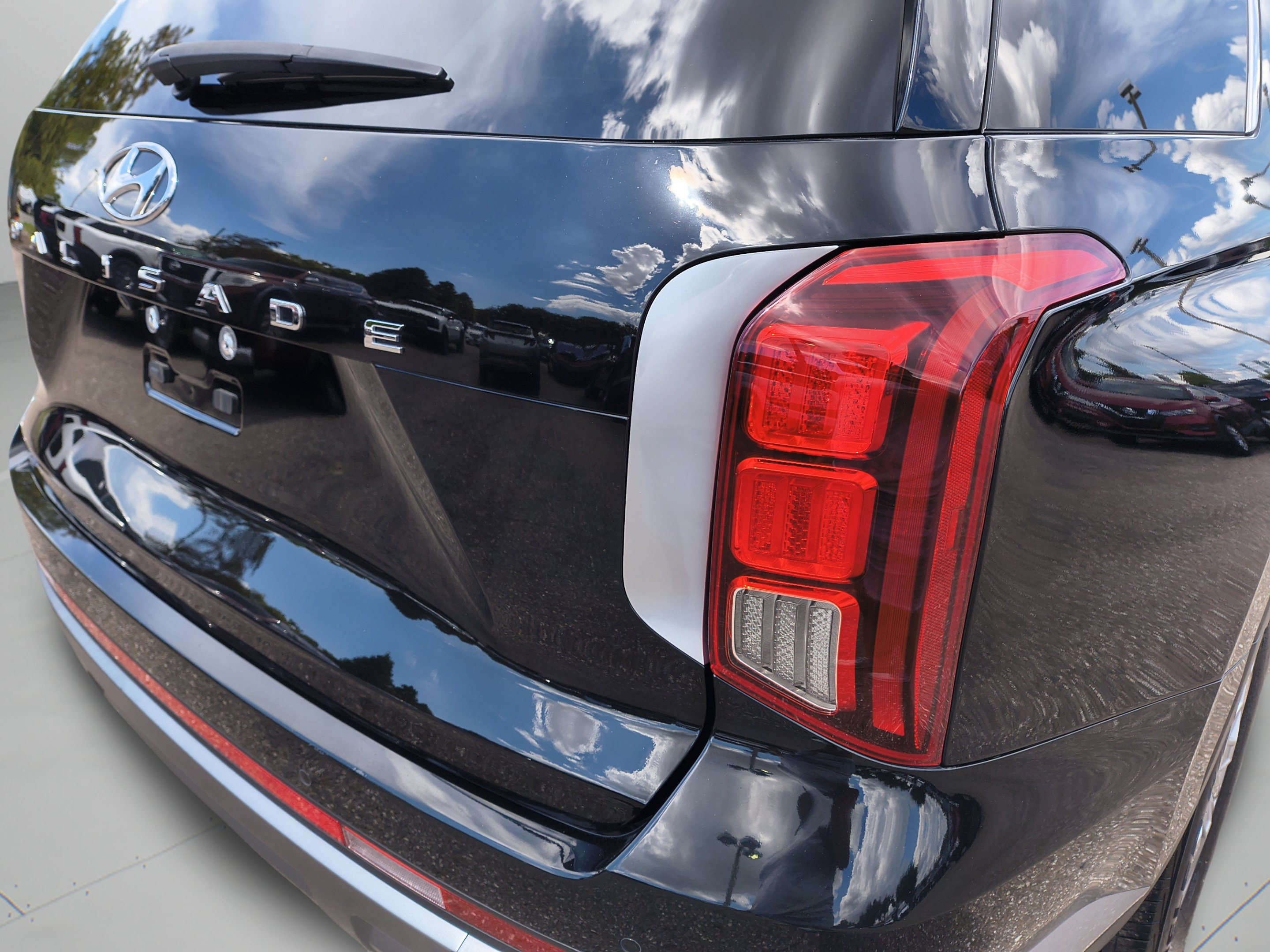 Certified 2024 Hyundai Palisade SEL FWD image 31