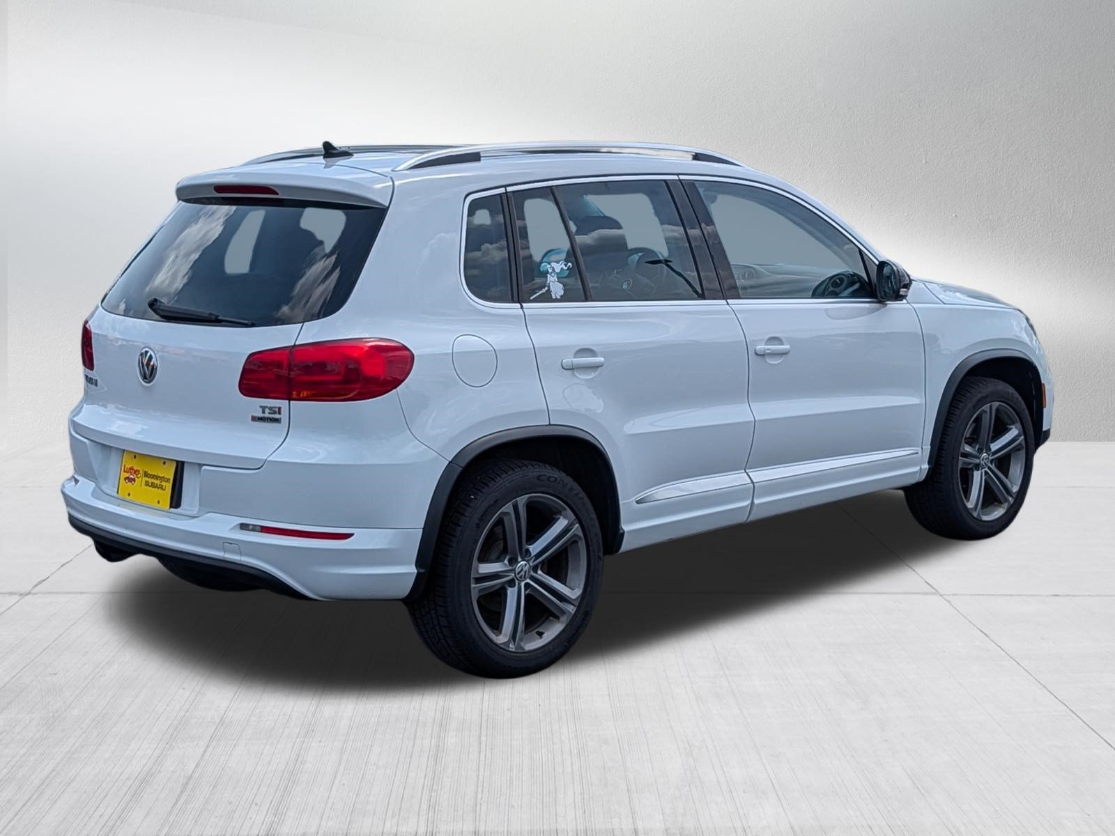 Used 2017 Volkswagen Tiguan Sport AWD/4WD image 7