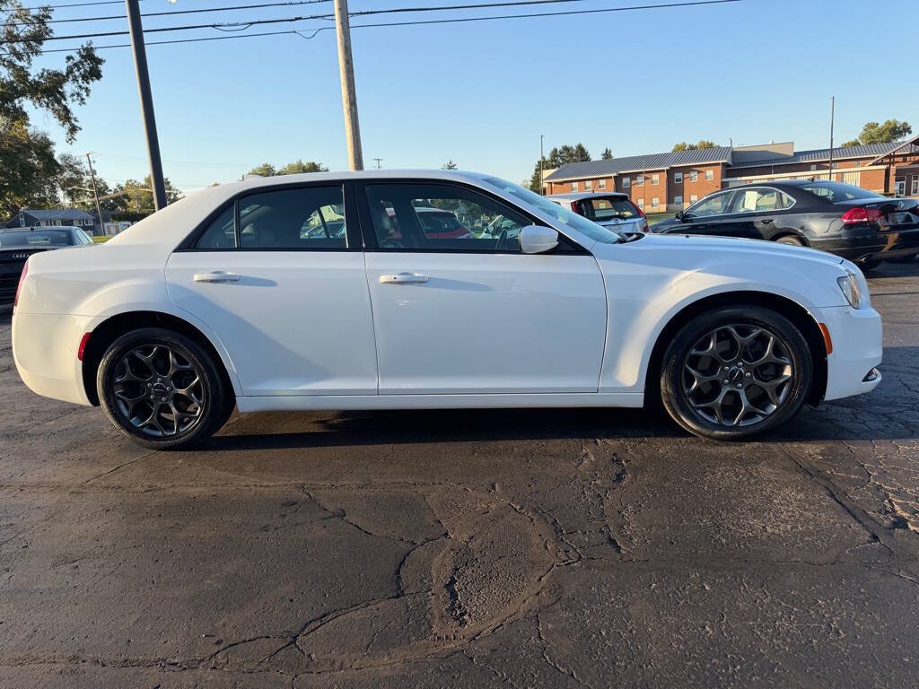 Used 2015 Chrysler 300 S AWD/4WD image 6