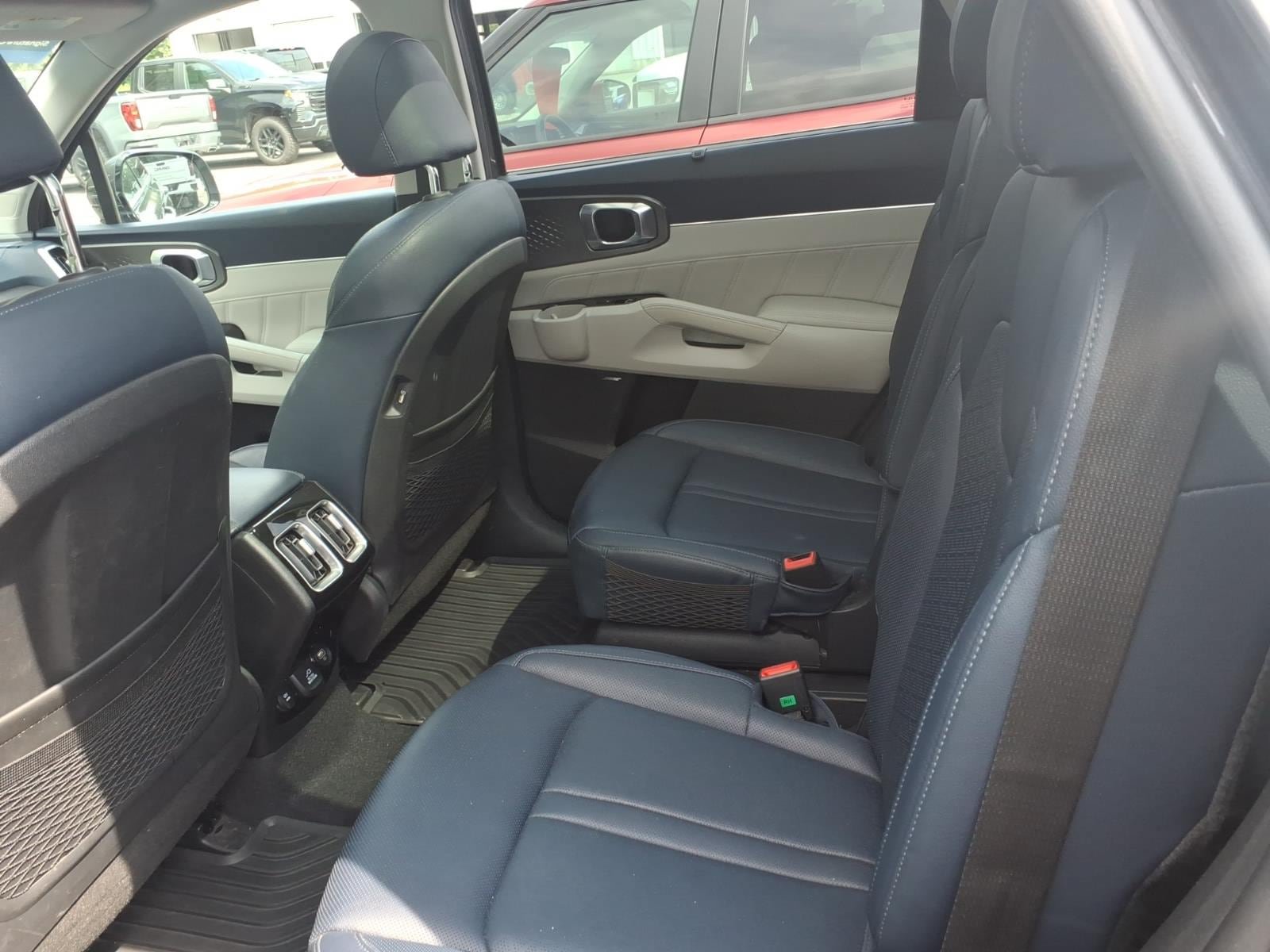Used 2024 Kia Sorento SX Prestige AWD/4WD image 8