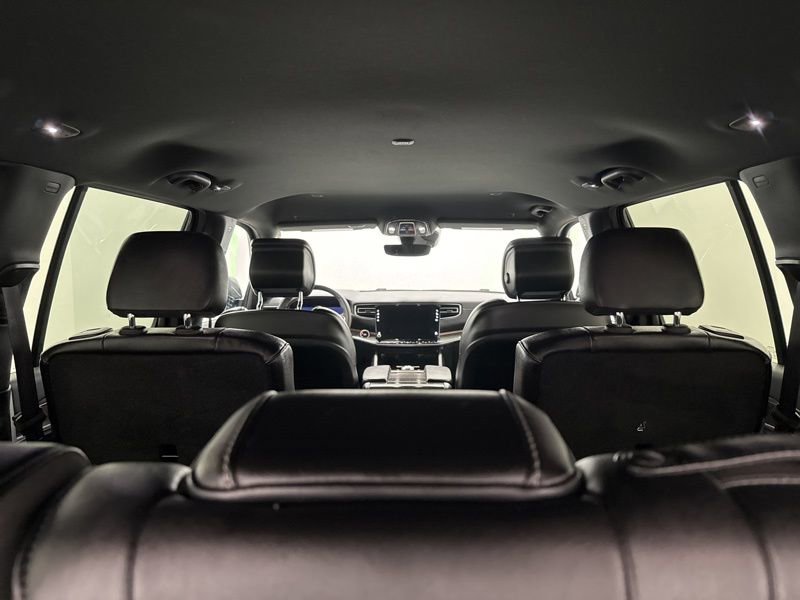 Used 2024 Jeep Wagoneer Series II image 11