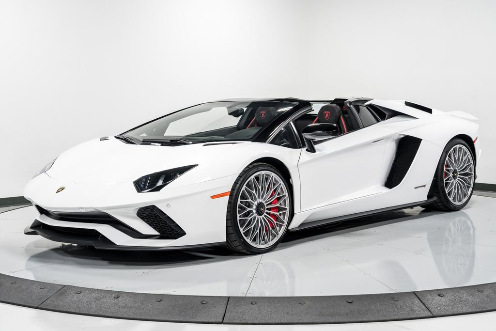 Used 2018 Lamborghini Aventador S image 7