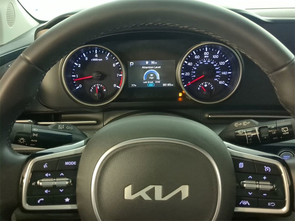 Used 2024 Kia Carnival LX image 32