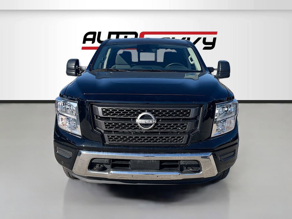 Used 2024 Nissan Titan SV w/ SV Convenience Package image 1