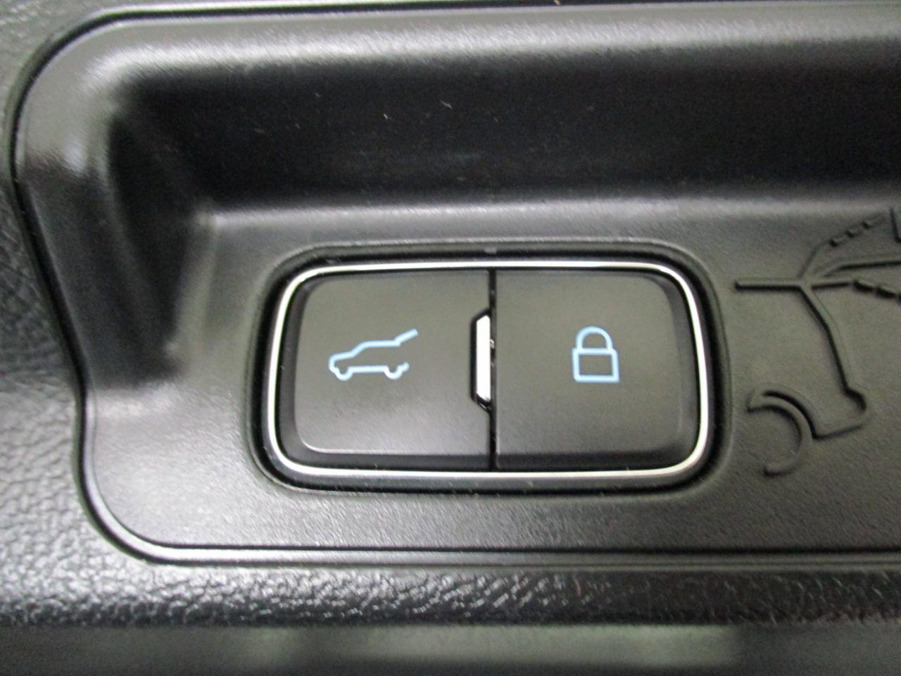 Used 2023 Ford Explorer XLT w/ Equipment Group 202A image 16