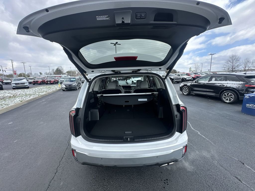 Used 2024 Kia Telluride EX w/ EX Captain's Chair Package image 30