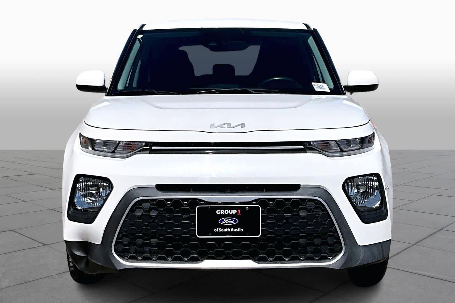 Used 2022 Kia Soul LX w/ Technology Package FWD image 4