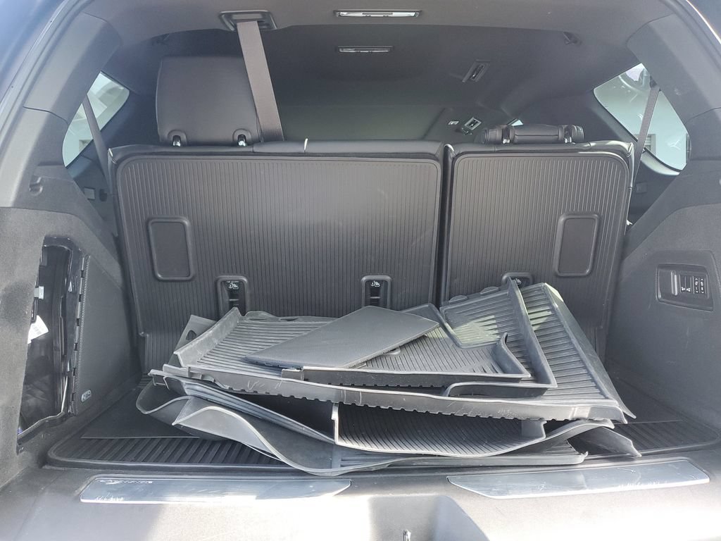 Used 2023 Cadillac Escalade Sport w/ LPO, Floor Liner Package AWD/4WD image 9