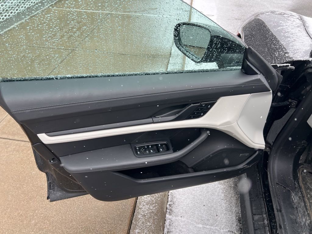 Used 2024 Porsche Taycan image 54