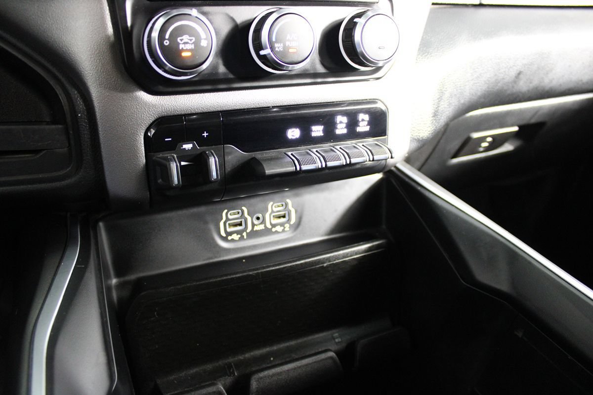 Used 2019 RAM 2500 Big Horn w/ Black Appearance Package RWD image 16