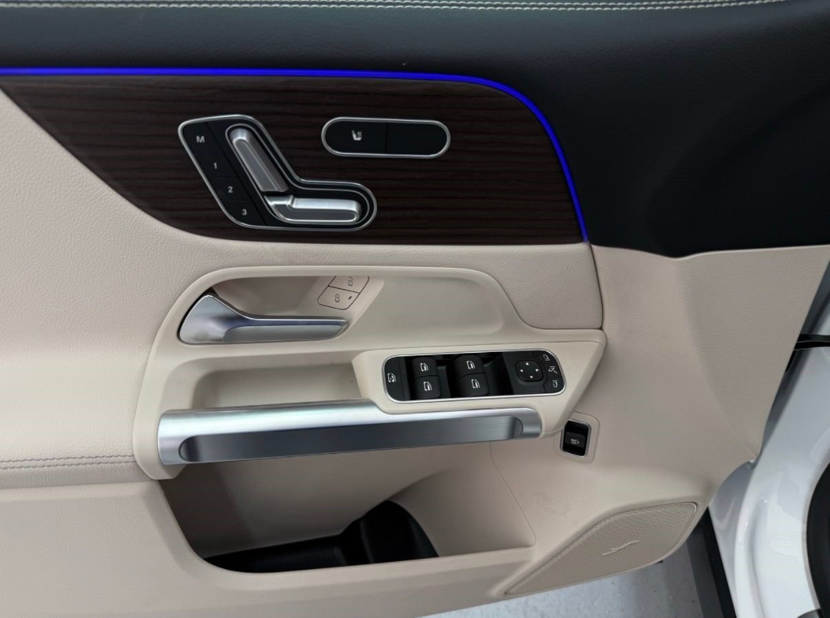 New 2026 Mercedes-Benz GLB 250 4MATIC image 12