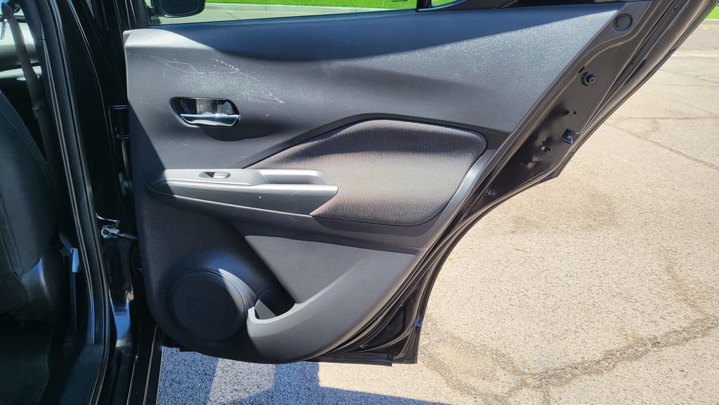 Used 2019 Nissan Kicks SV FWD image 19