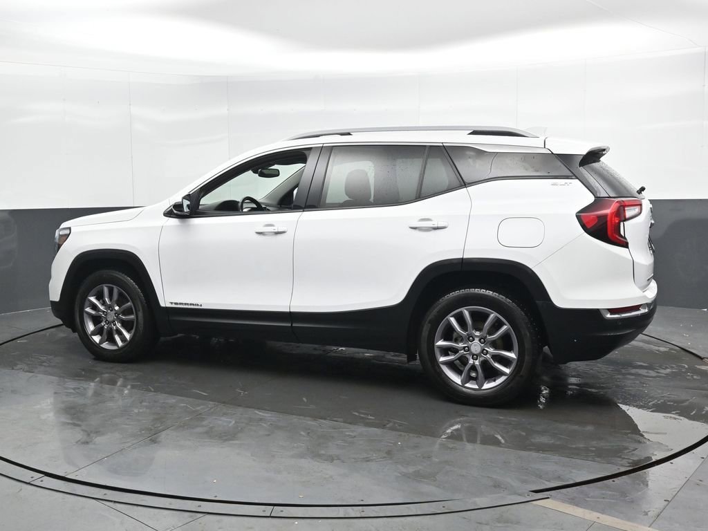 Used 2023 GMC Terrain SLT image 10