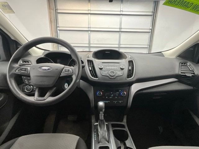 Used 2017 Ford Escape SE w/ SE Cold Weather Package AWD/4WD image 4
