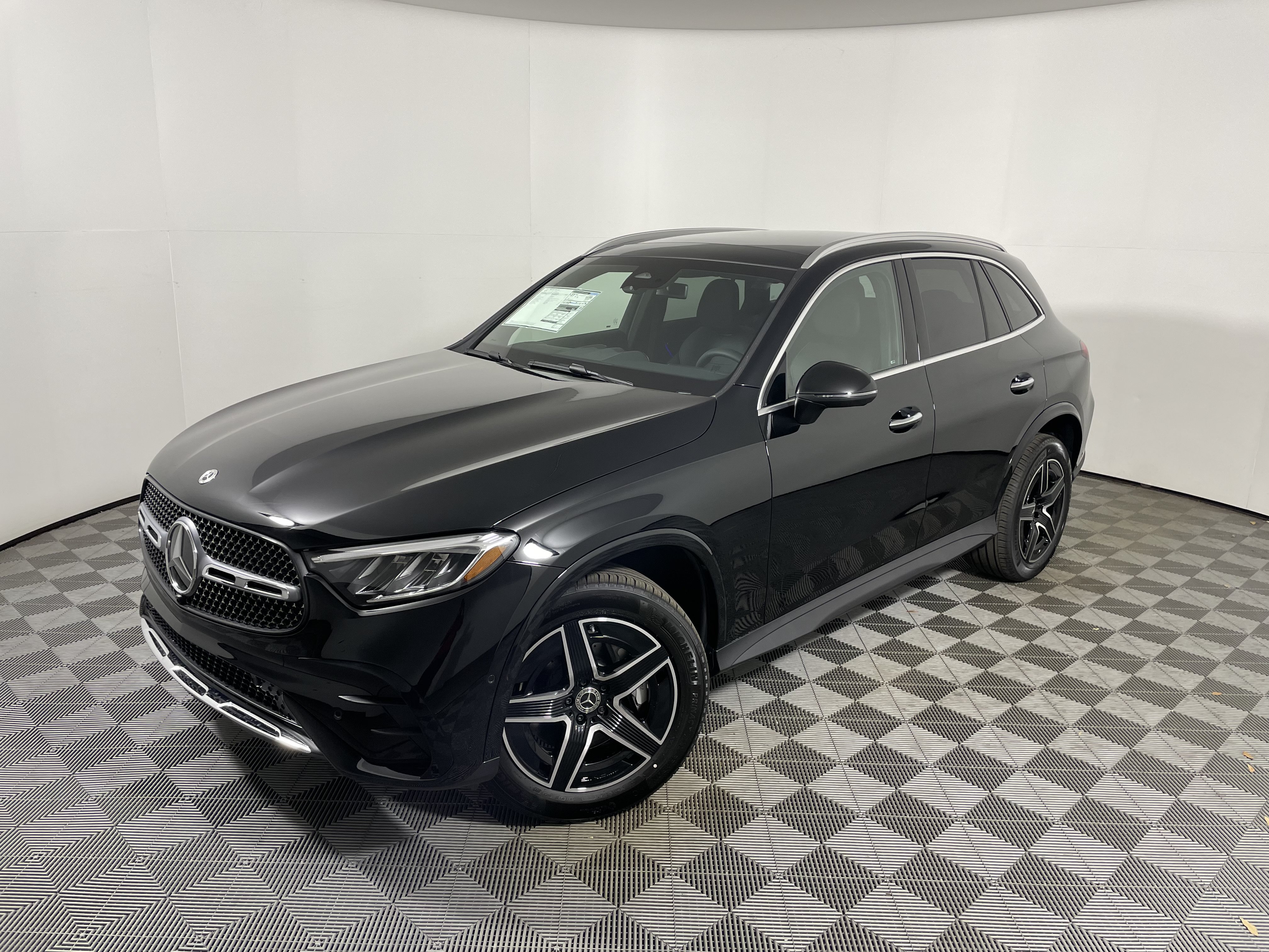 New 2026 Mercedes-Benz GLC 300