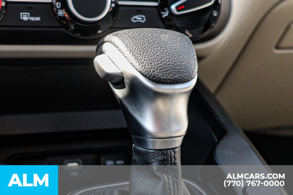 Used 2025 Kia Soul LX w/ LX Technology Package FWD image 40