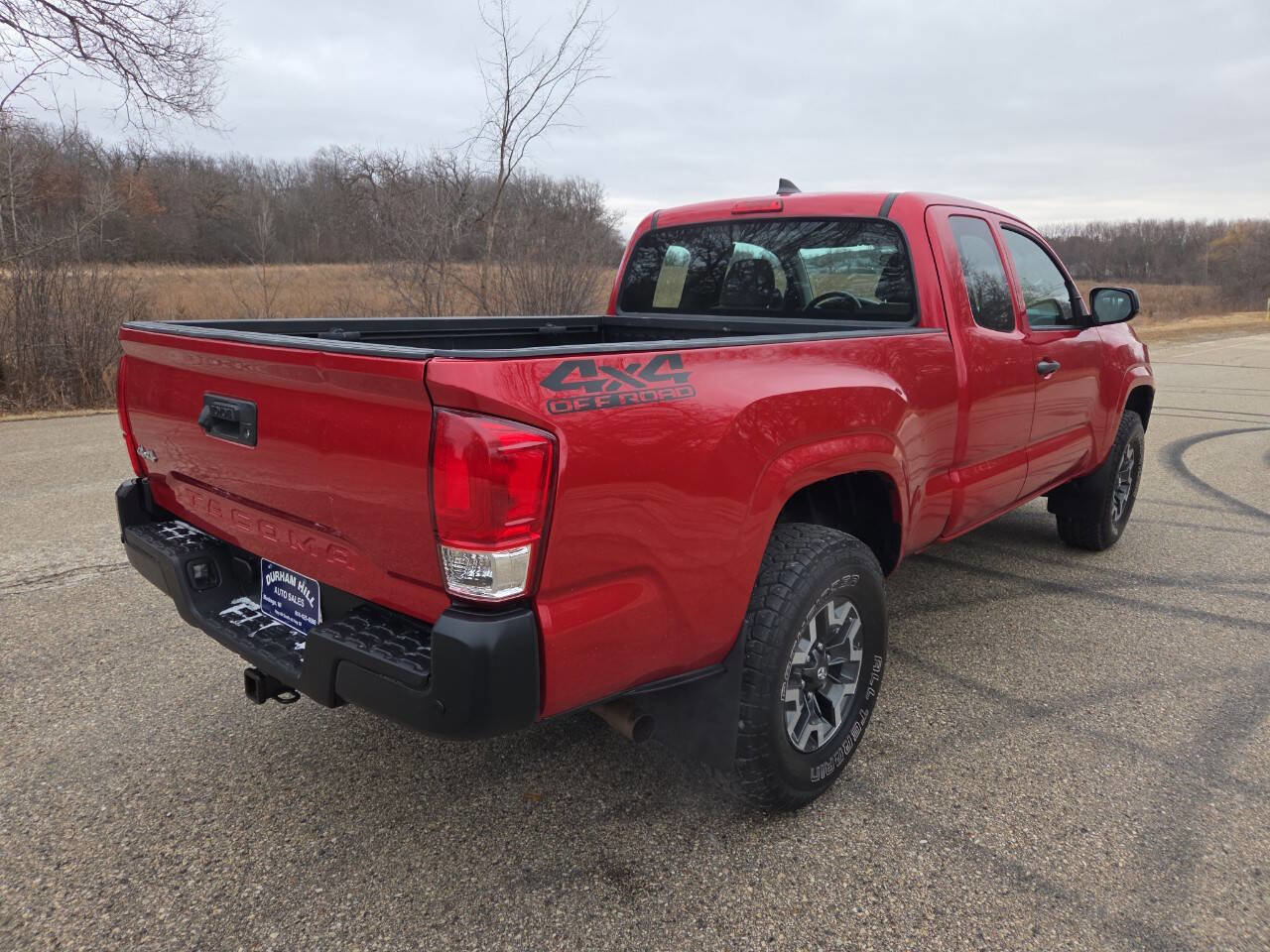 Used 2017 Toyota Tacoma SR AWD/4WD image 6