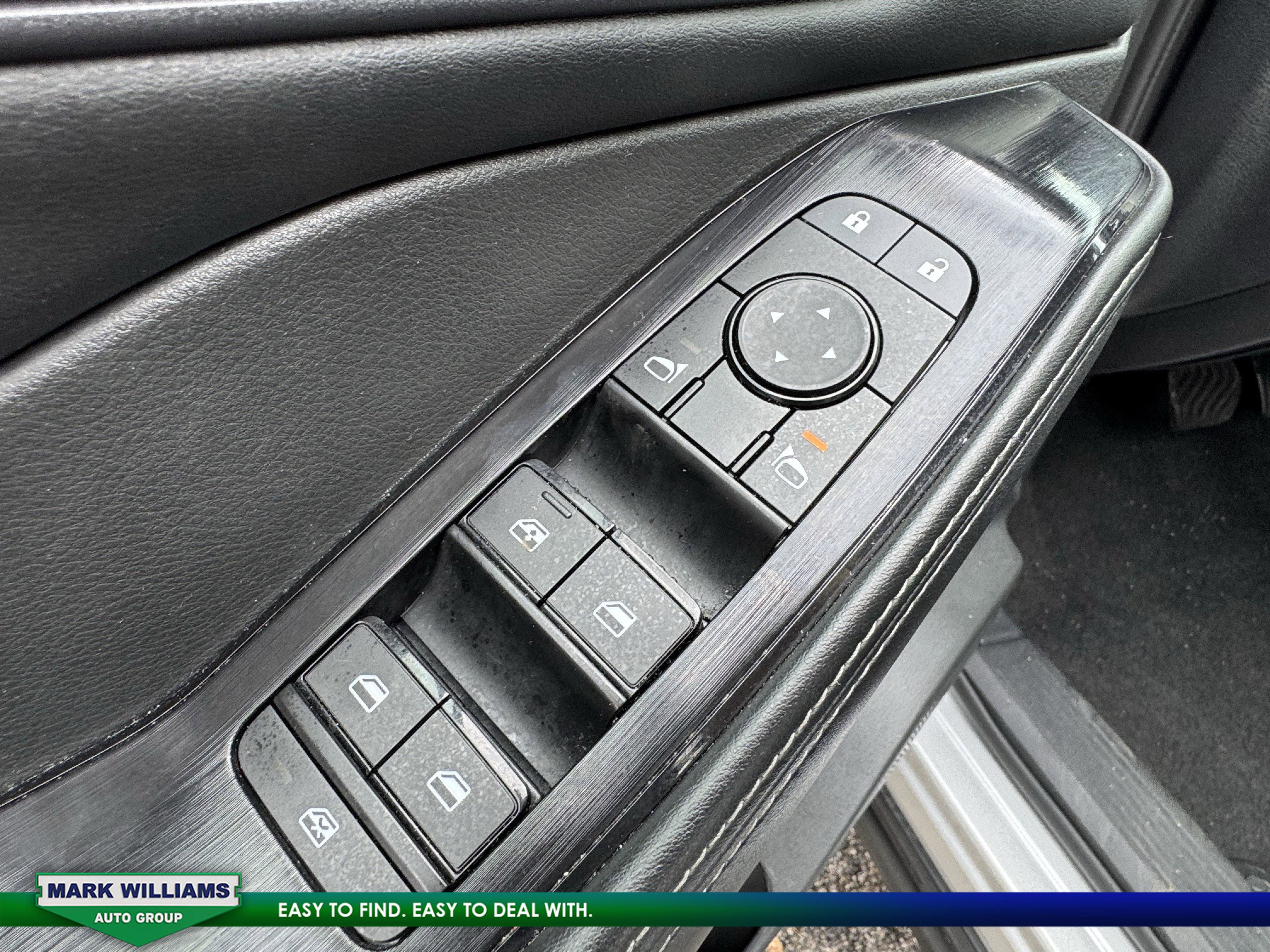 Used 2024 Nissan Rogue SV image 7