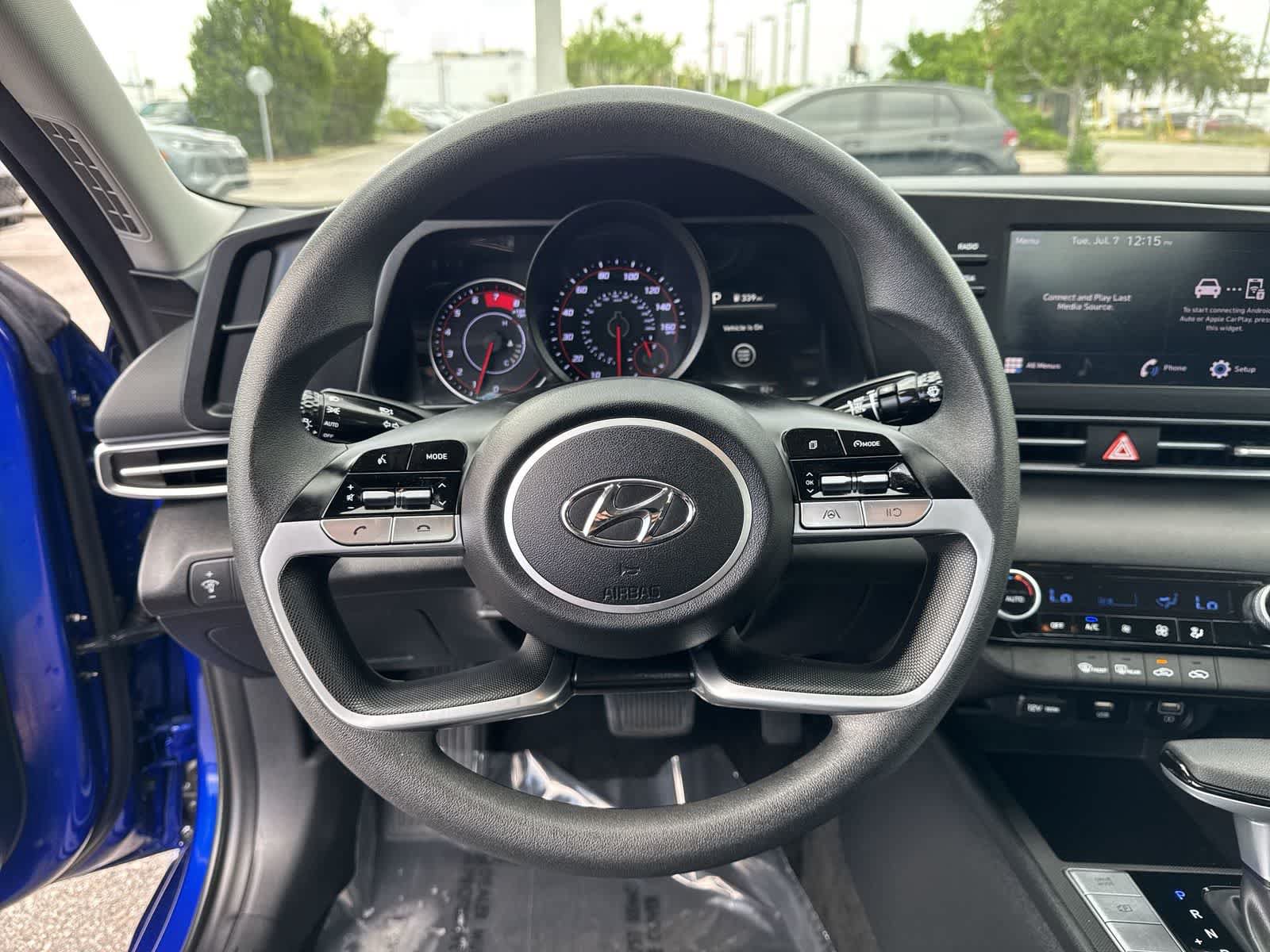Used 2023 Hyundai Elantra SEL FWD image 28