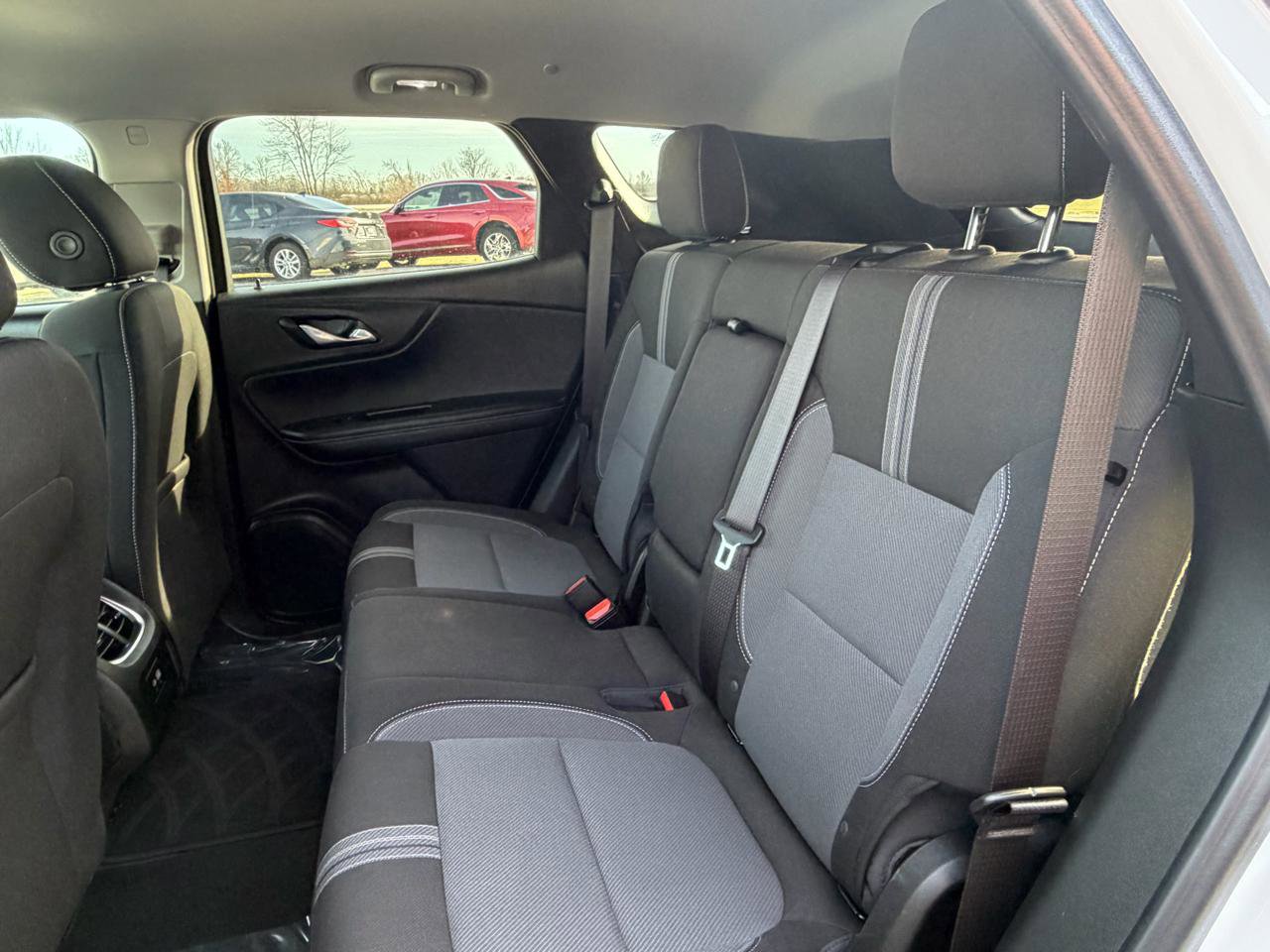 Used 2025 Chevrolet Blazer LT FWD image 24