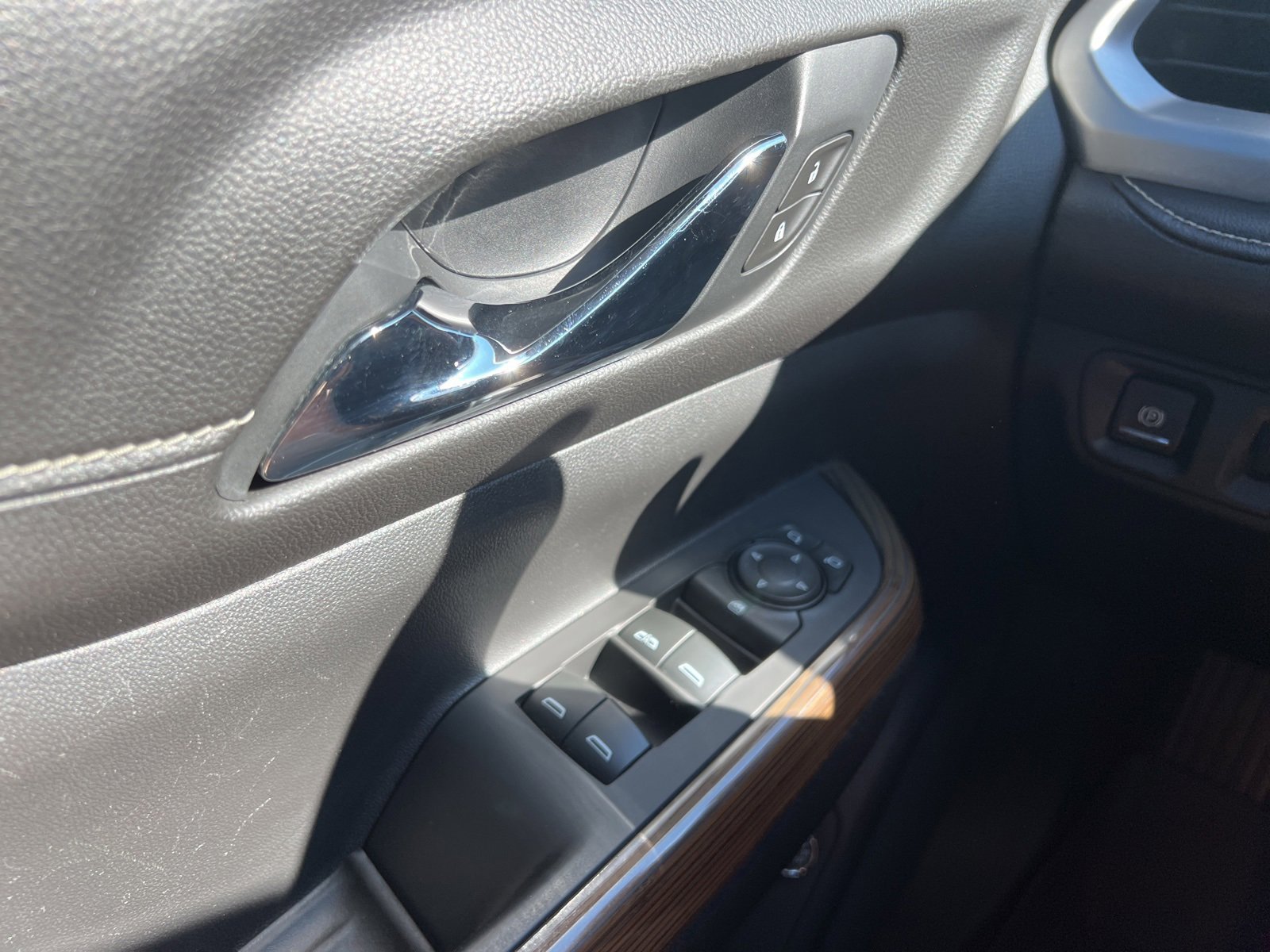 Used 2019 GMC Acadia SLE w/ Driver Alert Package I image 18