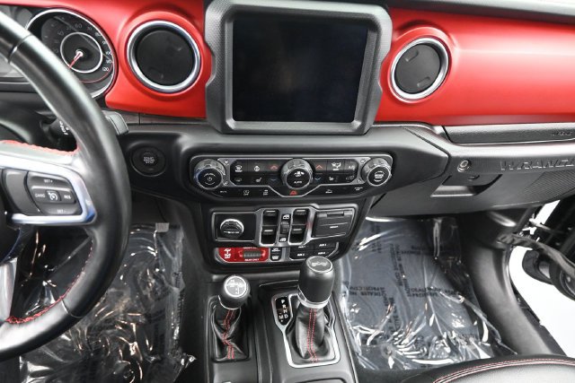 Used 2022 Jeep Wrangler Unlimited Rubicon w/ Dual Top Group AWD/4WD image 12