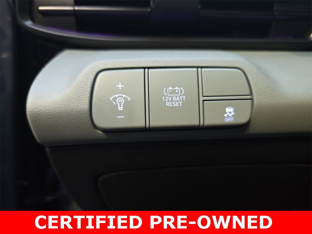 Used 2025 Hyundai Elantra Limited image 25