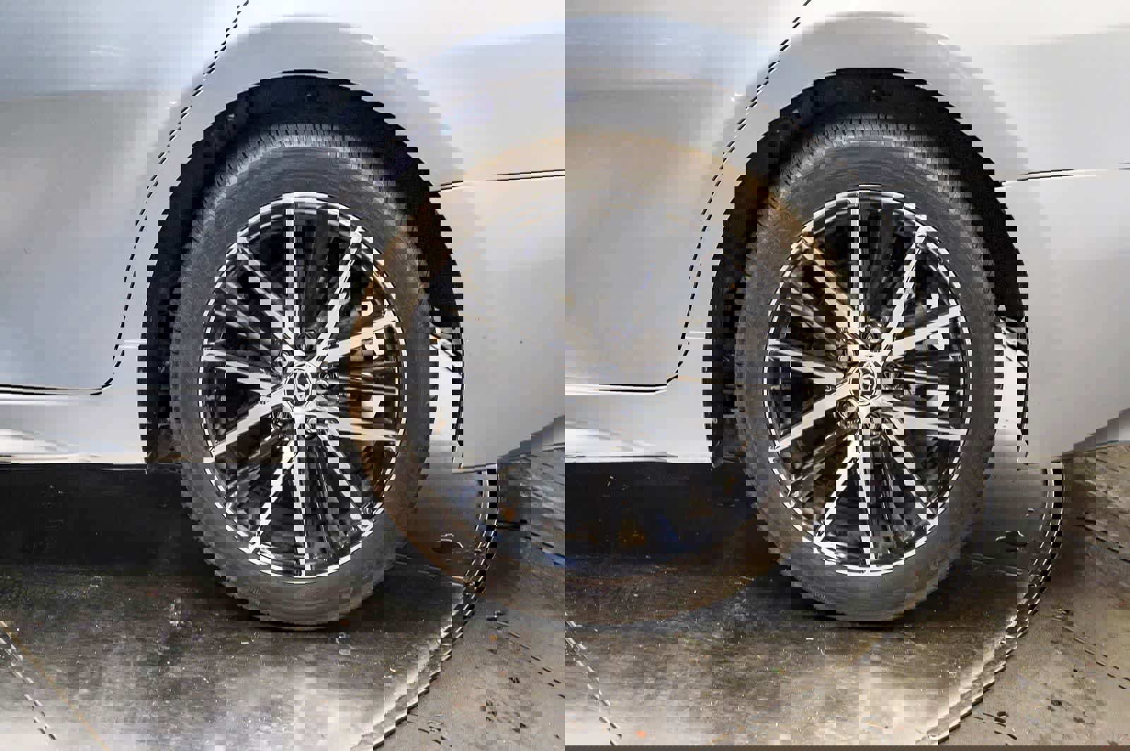 Used 2023 Toyota Camry SE w/ Convenience Package FWD image 10