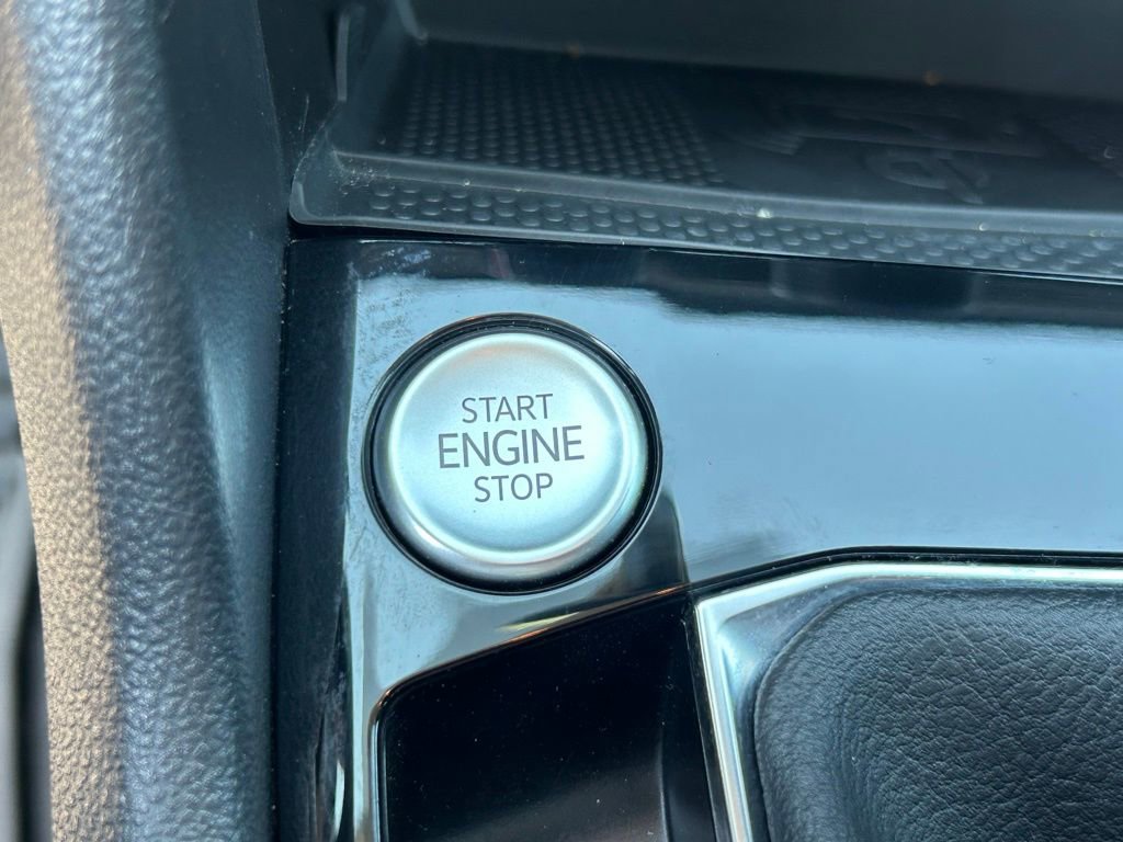 Certified 2023 Volkswagen Taos SE image 36