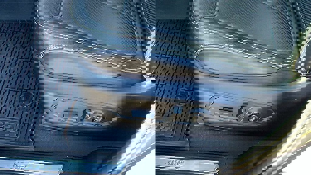 Used 2023 Jeep Grand Cherokee L Overland image 14