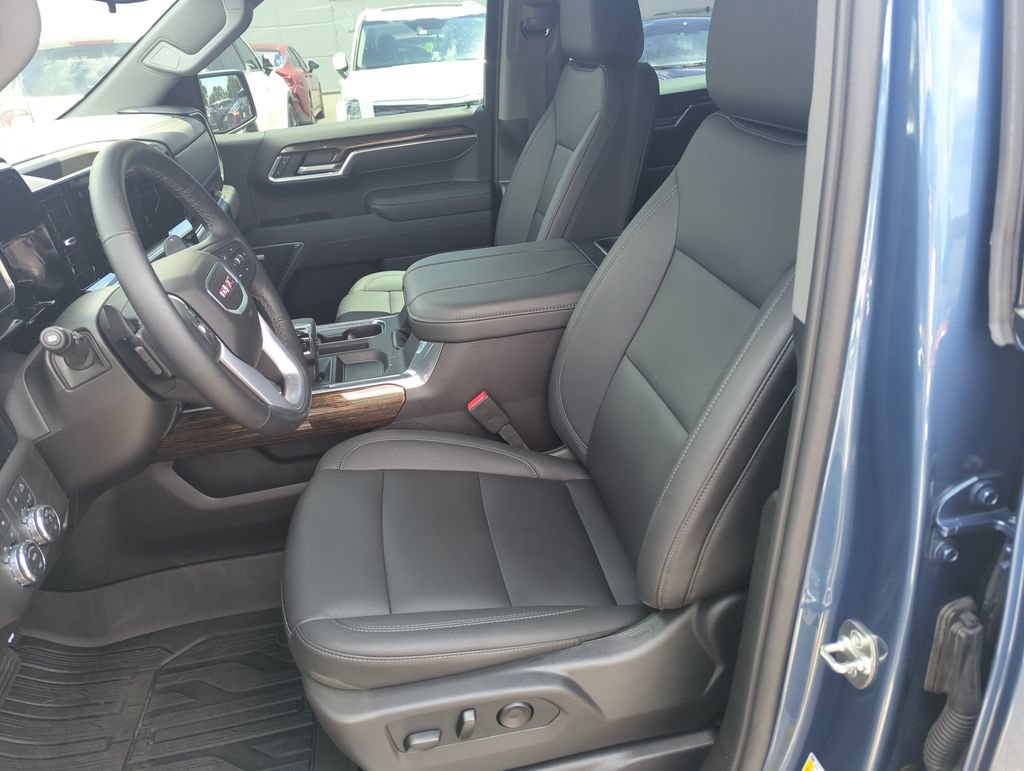Used 2026 GMC Sierra 1500 Elevation w/ Elevation Premium Package AWD/4WD image 12