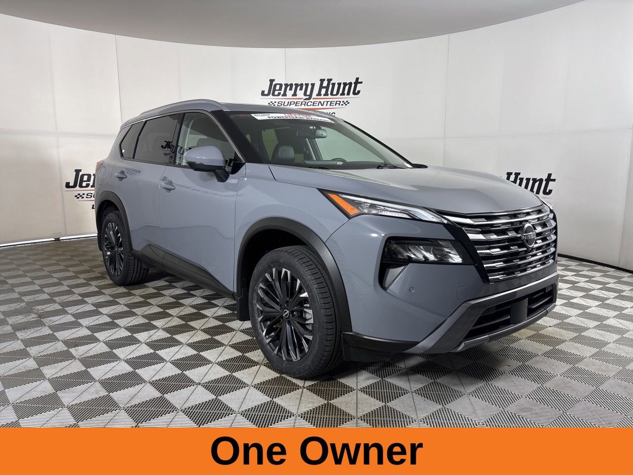 Used 2025 Nissan Rogue SL w/ Tech Package image 4