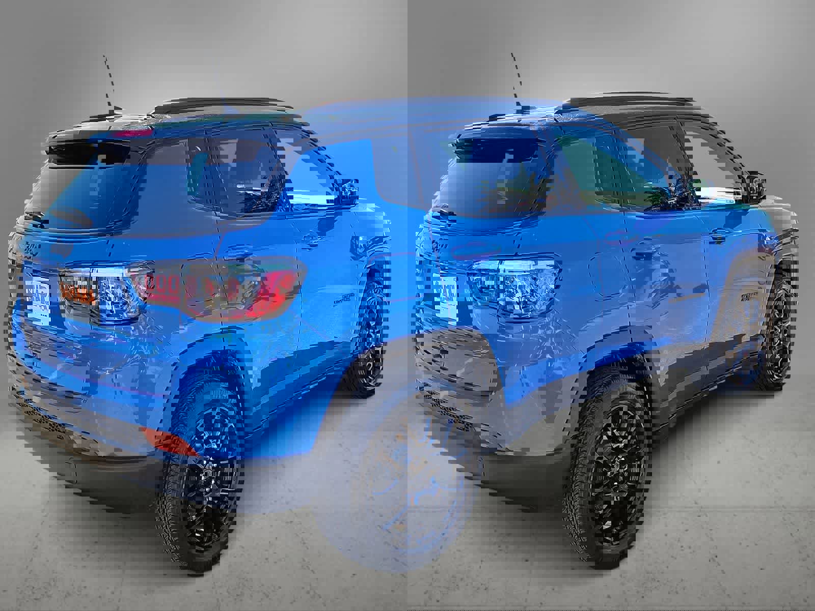 Used 2024 Jeep Compass Latitude w/ Convenience Group image 9