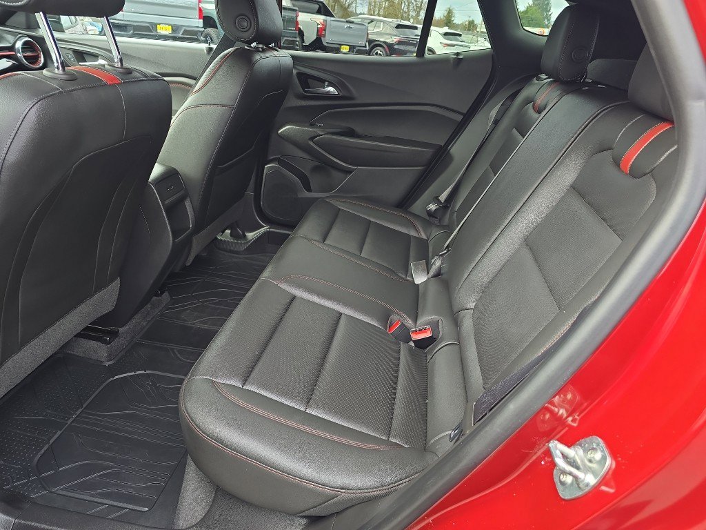 Certified 2025 Chevrolet Trax RS w/ Sunroof Package image 18