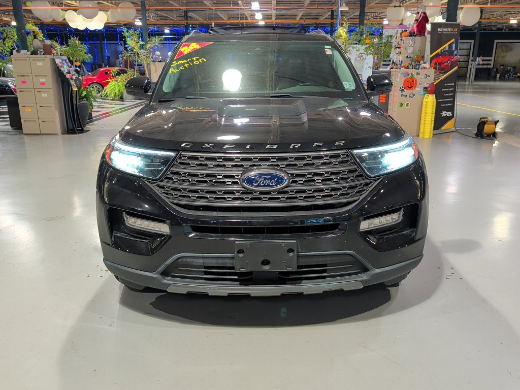 Used 2022 Ford Explorer XLT w/ Equipment Group 202A AWD/4WD image 4