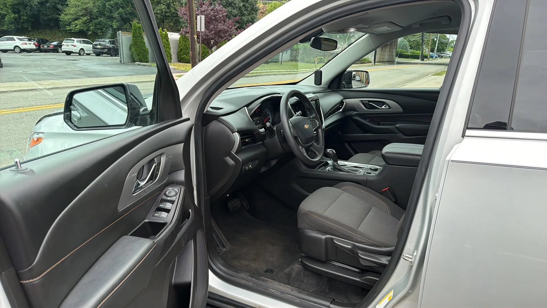 Used 2019 Chevrolet Traverse LS FWD image 19