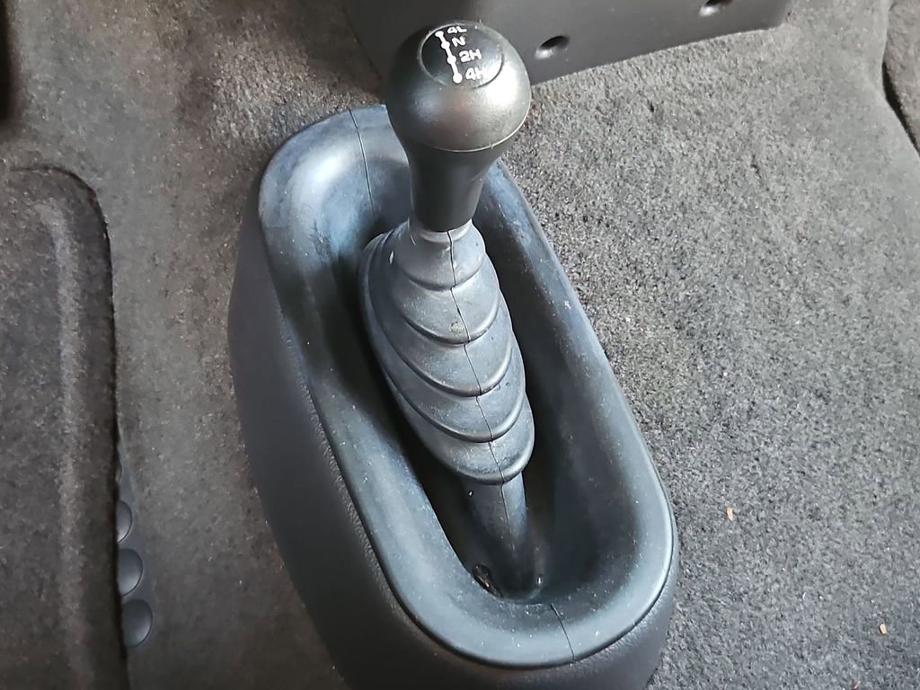 Used 2000 Dodge Ram 2500 Truck SLT image 27