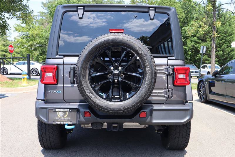 Used 2022 Jeep Wrangler Unlimited Sahara w/ Cold Weather Group image 5