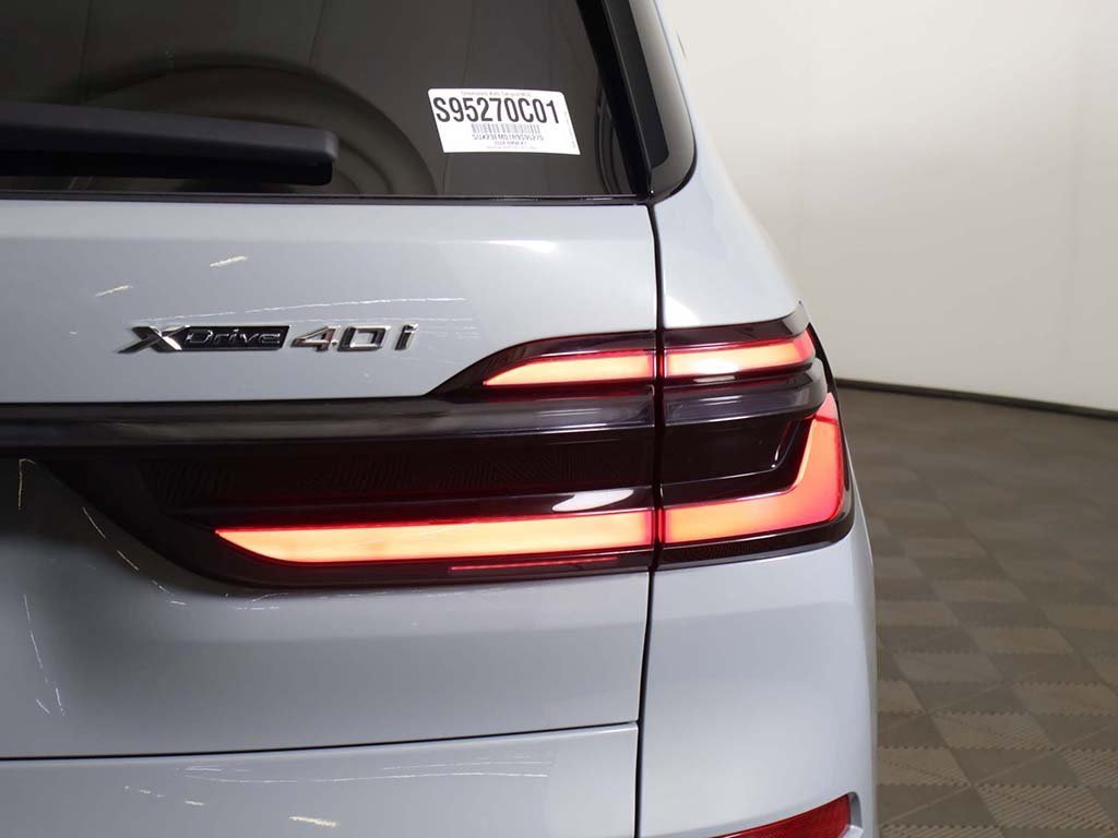 Used 2024 BMW X7 xDrive40i w/ Executive Package image 19