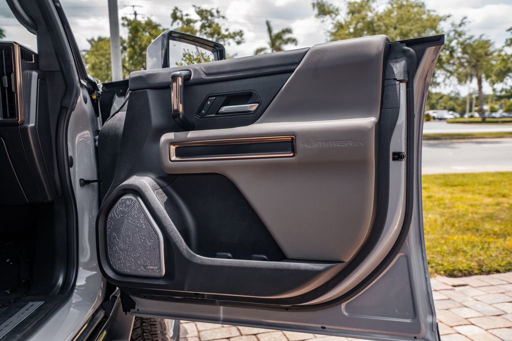 Used 2025 GMC Hummer EV 3X AWD/4WD image 33