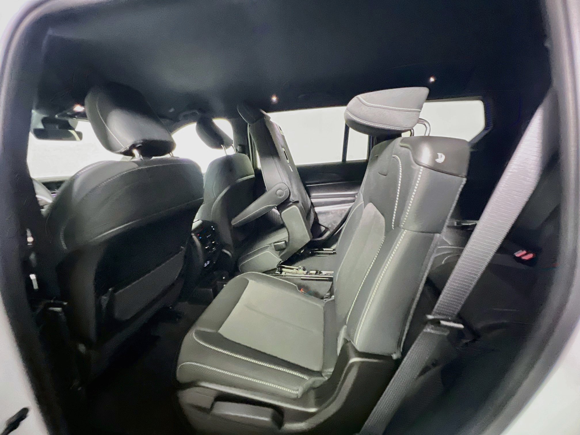 Used 2025 Jeep Grand Cherokee L Laredo RWD image 28