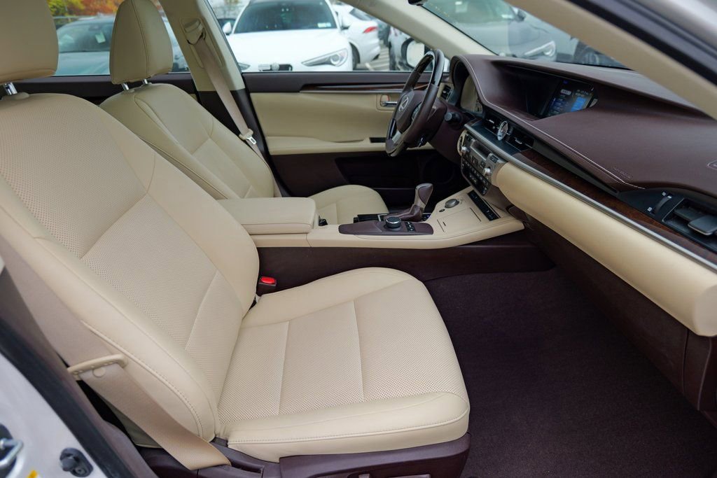 Used 2018 Lexus ES 350 w/ Premier Package image 35