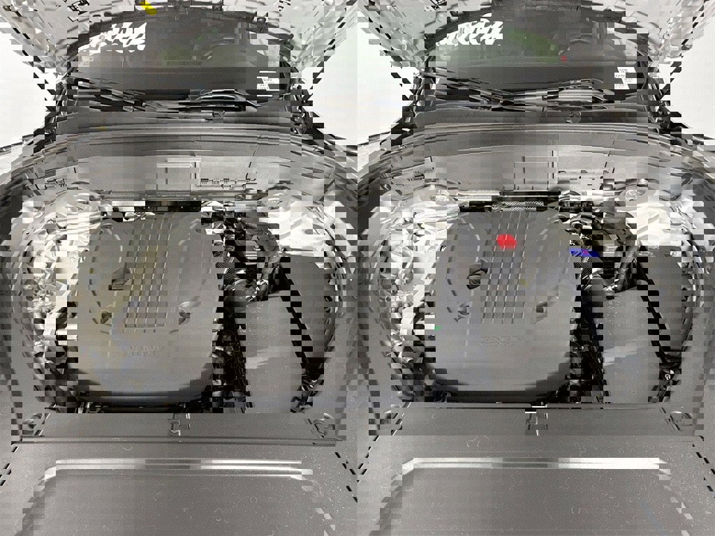 Certified 2025 Volvo XC90 B5 Core image 32