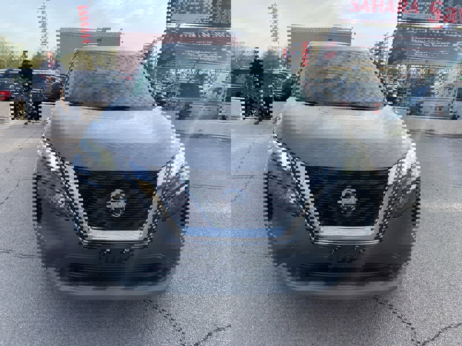 Used 2023 Nissan Rogue S image 2