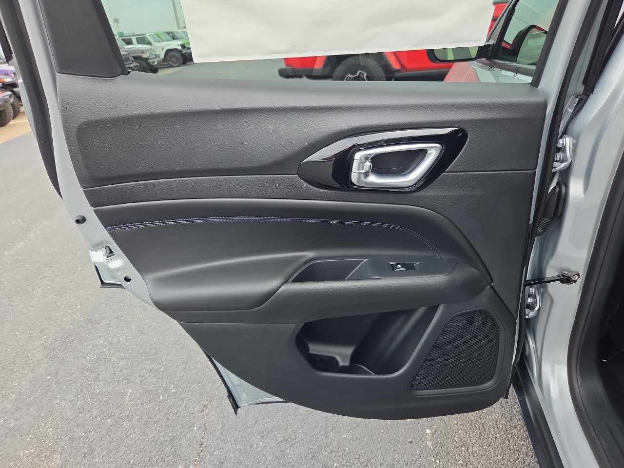 New 2026 Jeep Compass Latitude AWD/4WD image 15
