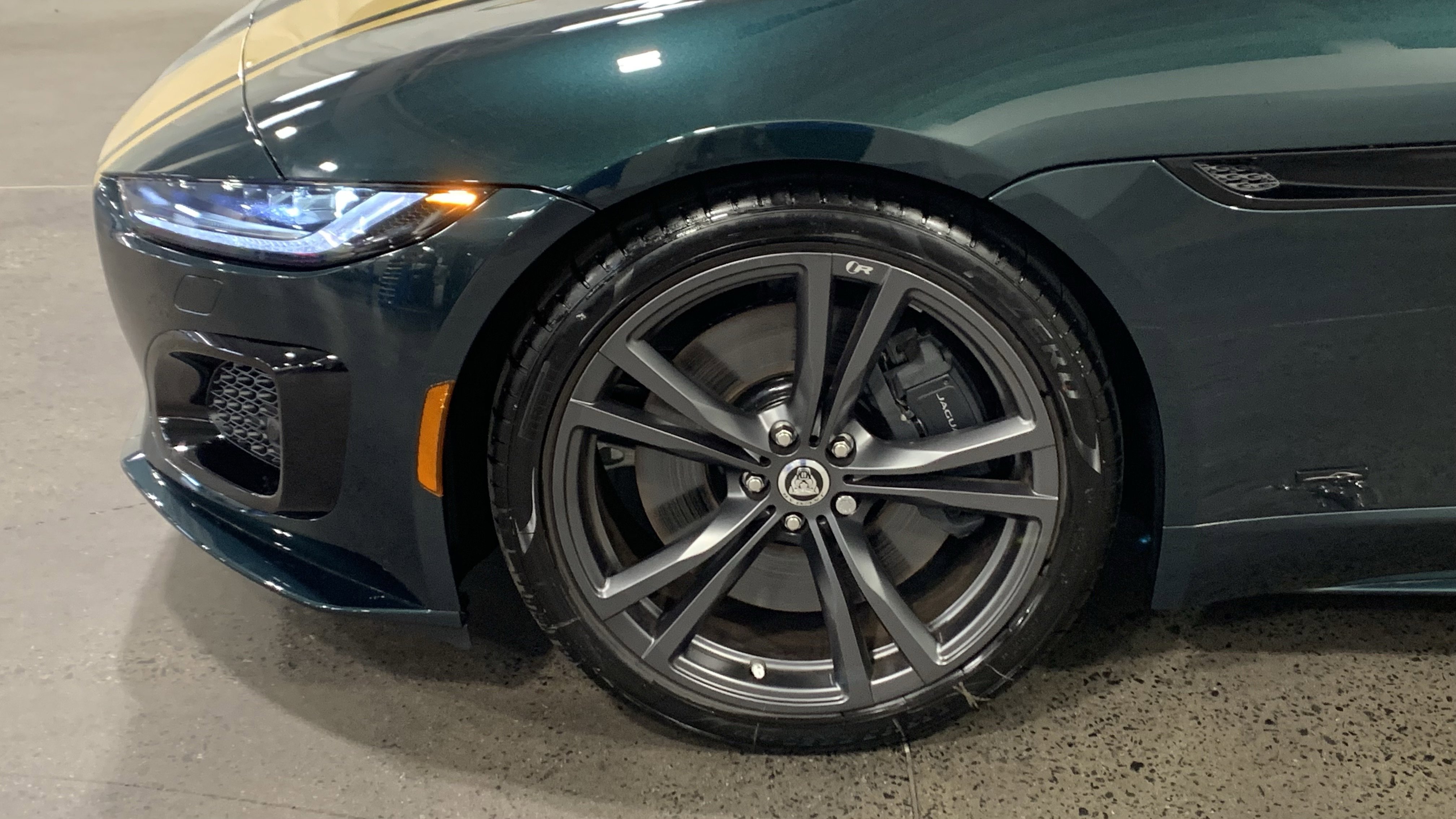 New 2024 Jaguar F-TYPE R image 9